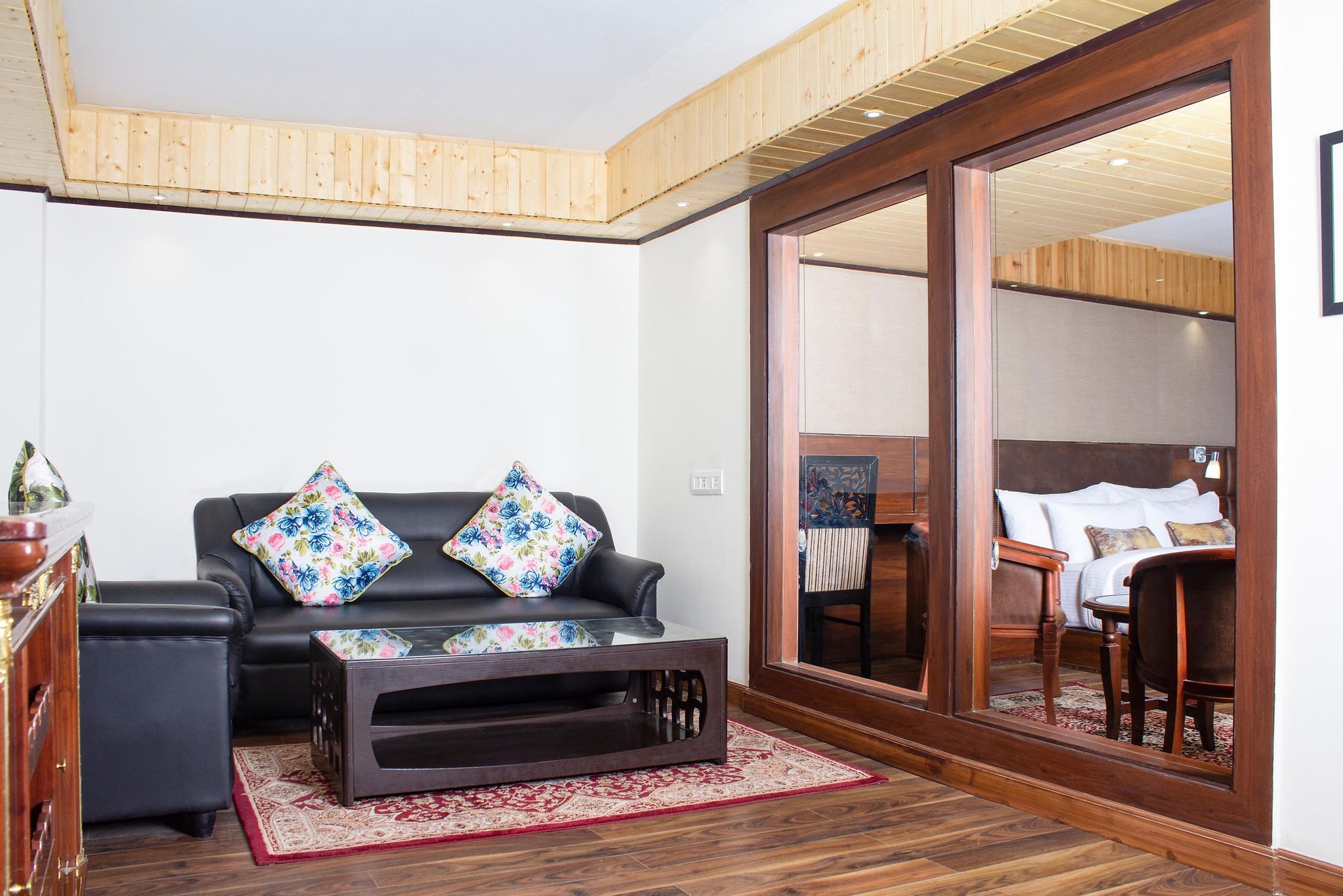 YASHSHREE MALL ROAD DARJEELING Yashshree Standard Room