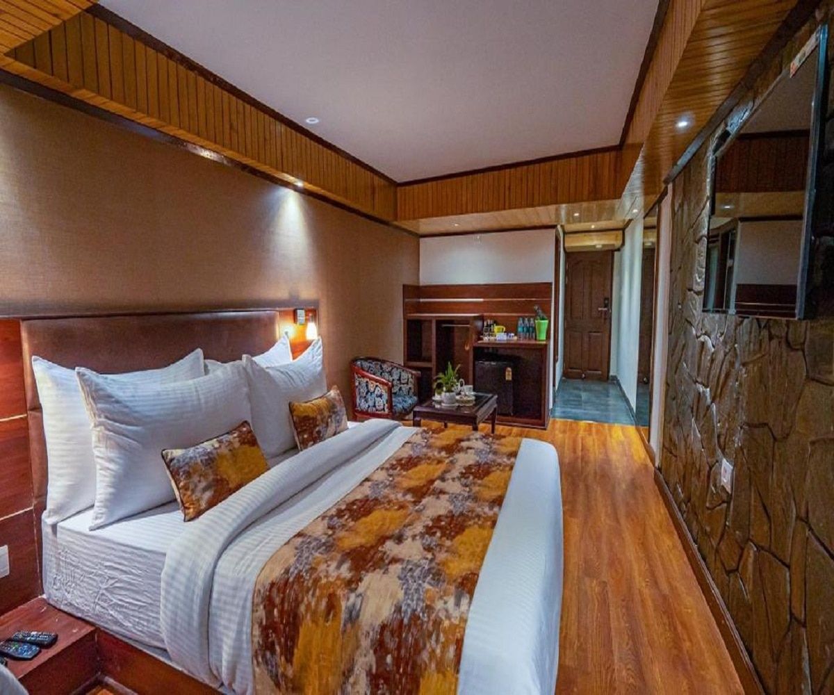 Premium Room with Valley View   