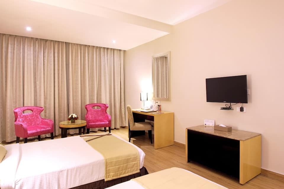Premium Room - 02 Single Bed, Non - Smoking, Shower, Hair Dryer, Tea - Coffee Maker, 32 LCD TV, Minibar, Safe , Full Breakfast
