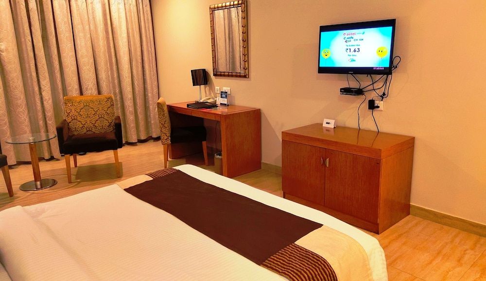 Premium Room - 02 Single Bed, Smoking, Shower, Hair Dryer, Tea - Coffee Maker, 32 LCD TV, Minibar, Safe , Full Breakfast