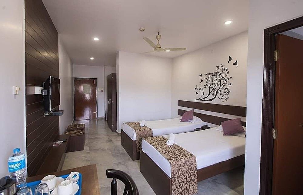 undefined Hotel Arya Inn 5