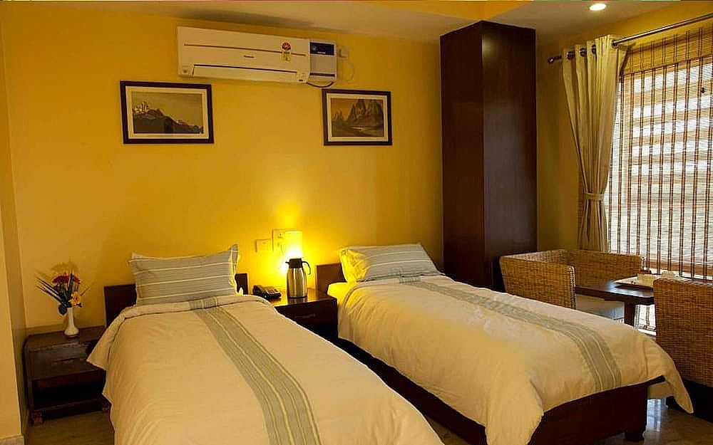 undefined Hotel Rains Inn 5