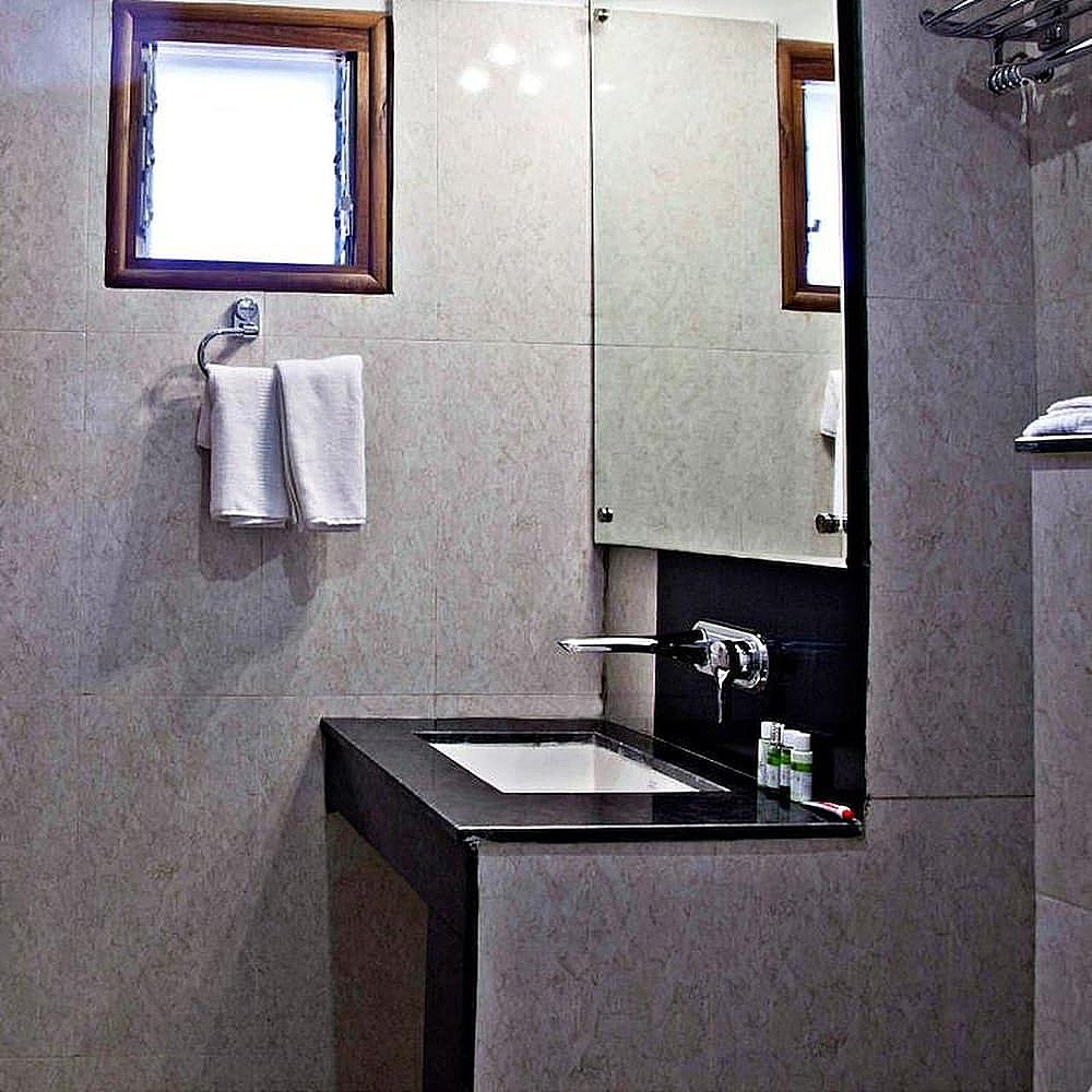 Hotel Rains Inn Standard Room 3