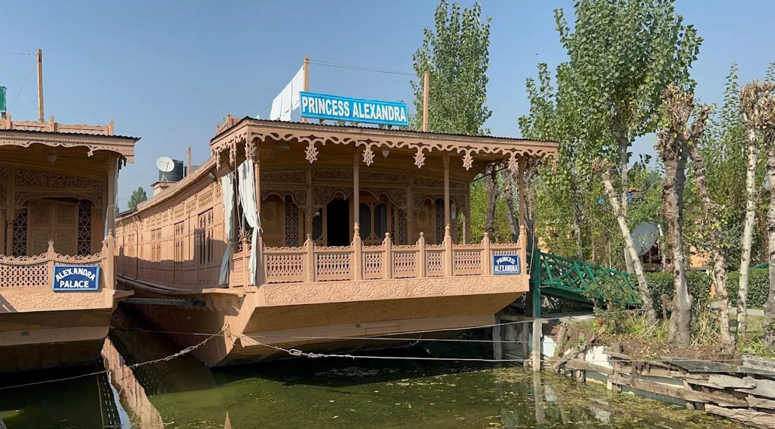 New Alexandra Houseboats