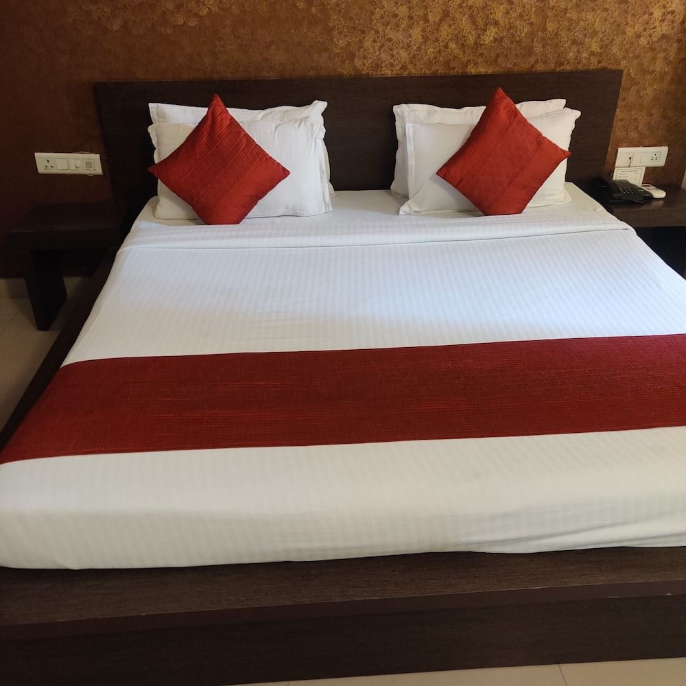 Hotel Savi Regency Executive Double Room, 1 Bedroom, Smoking, Garden View 4