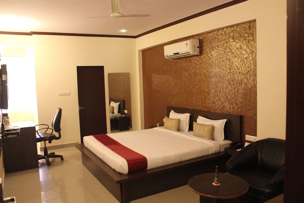 Hotel Savi Regency Executive Double Room, 1 Bedroom, Smoking, Garden View 7