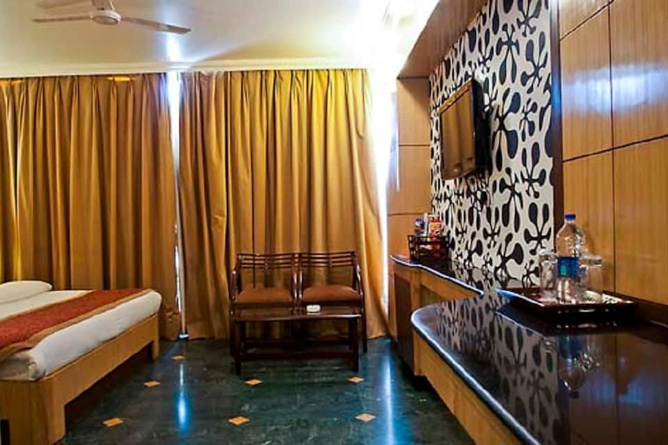 Club Room Single