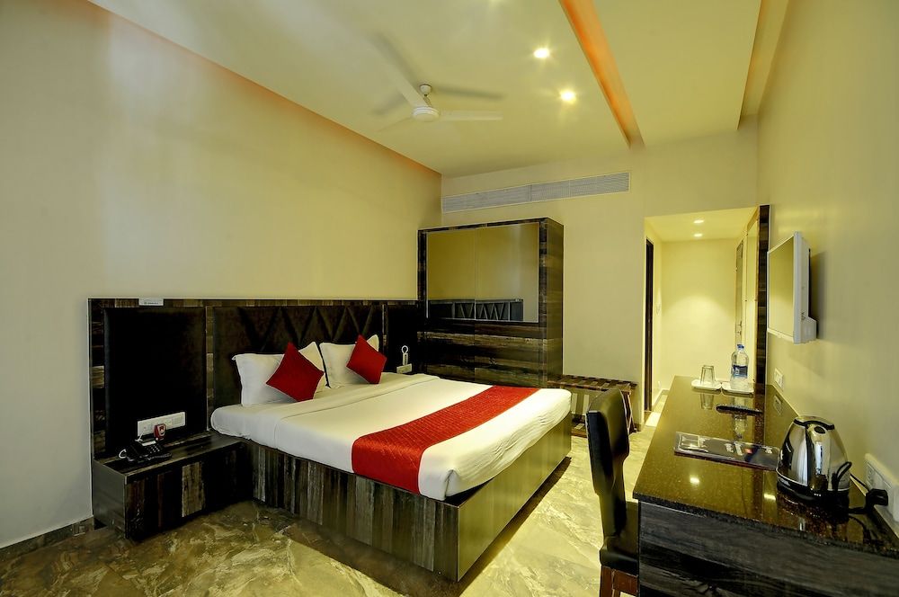 undefined Hotel Apaar with Sea Face Garden Restaurant 10