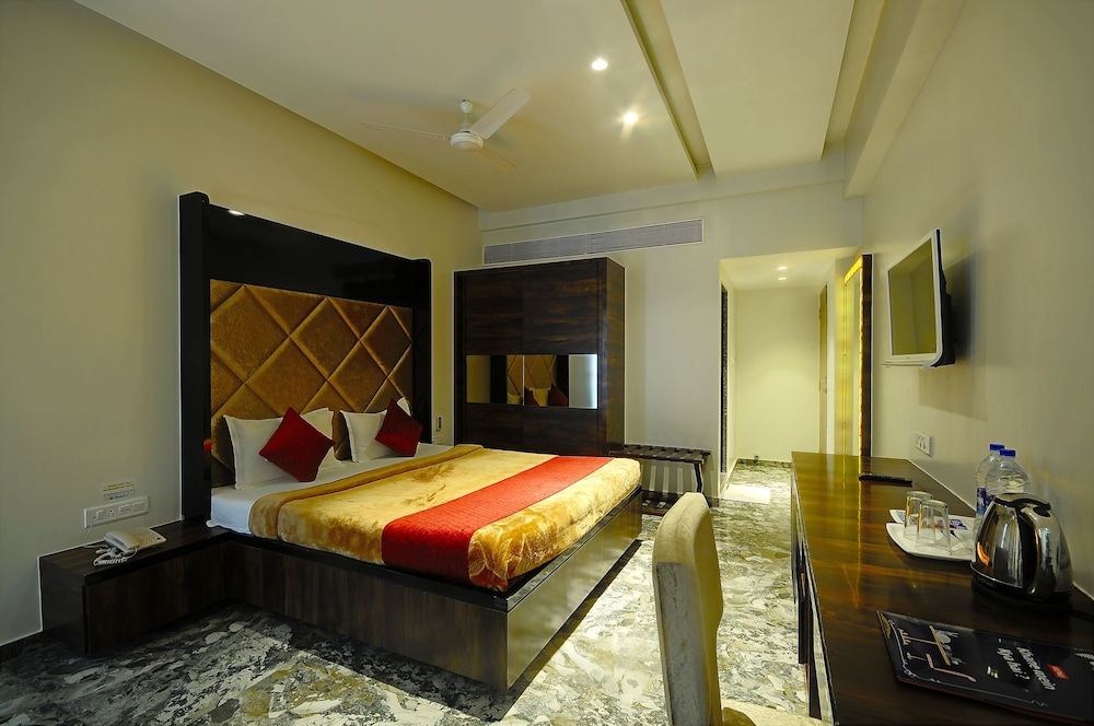 Hotel Apaar Premium Room 5