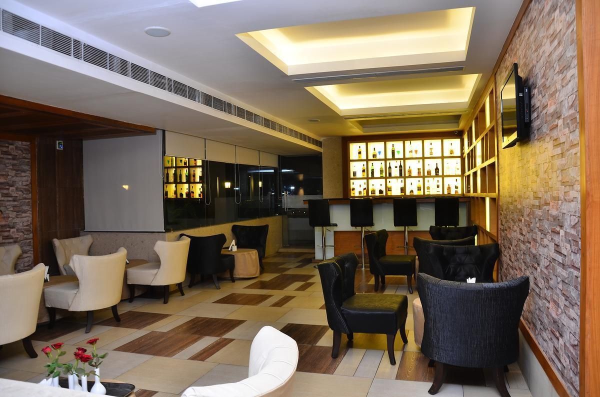 Food & Dining