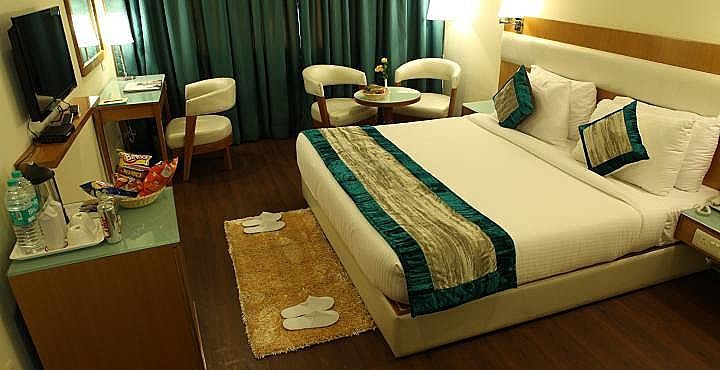 Interconnecting Family Room