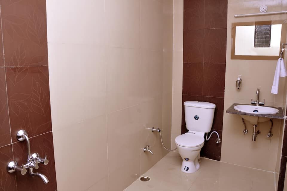 Shelter Hotel Deluxe  Room 6