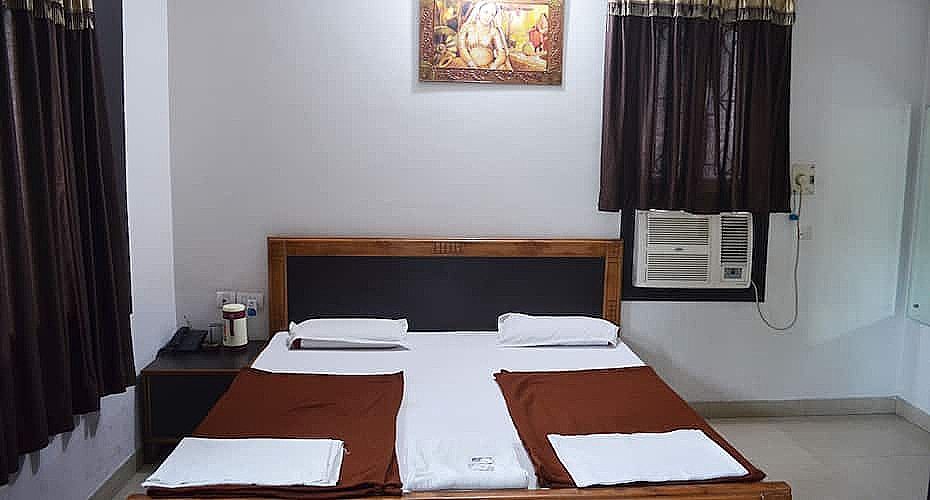 Raj Palace Hotel AC Semi Deluxe Room