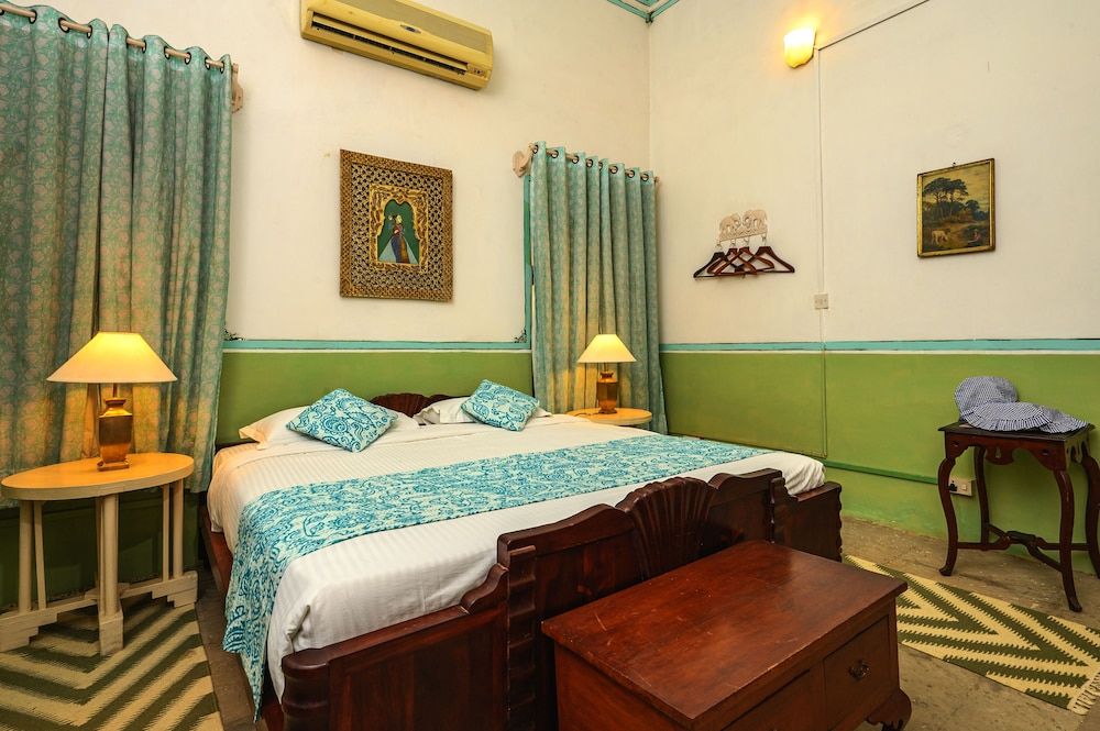 Neemrana Piramal Haveli Yellow 2