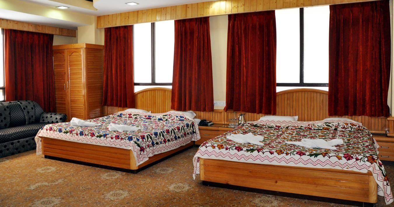 Famille Room with 2 Queen Beds