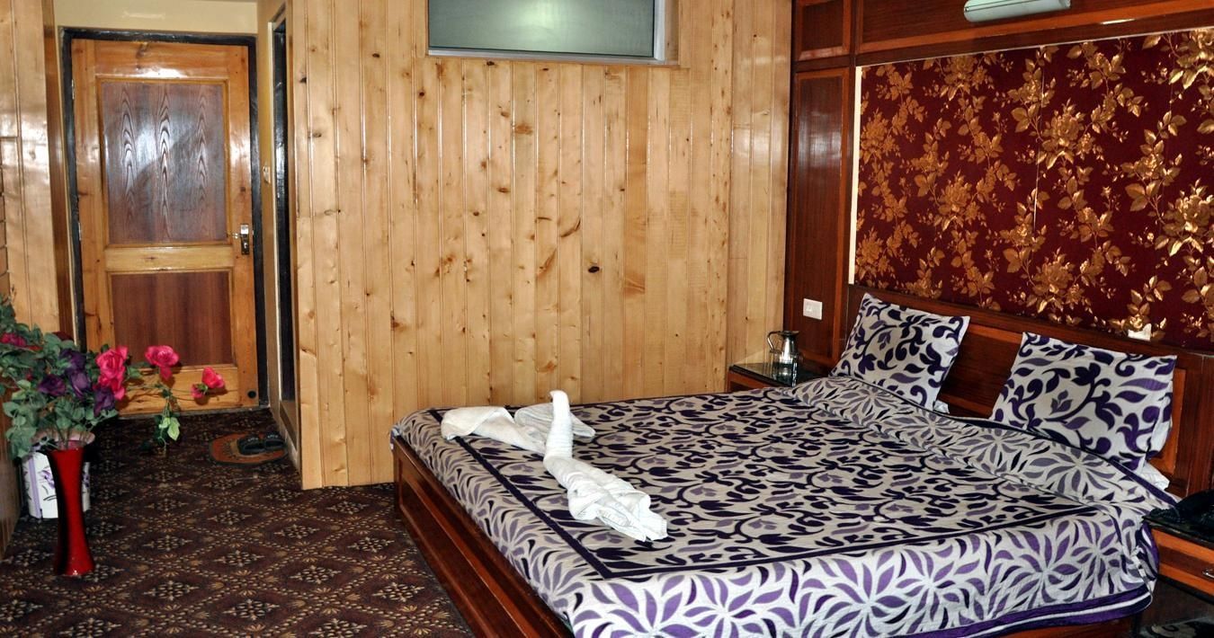 Hotel Regal Palace Deluxe Room 12