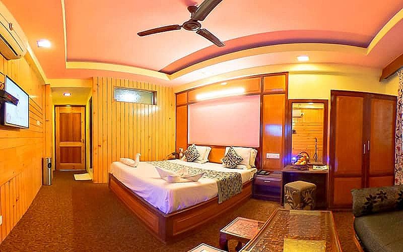 Hotel Regal Palace Deluxe Room 15