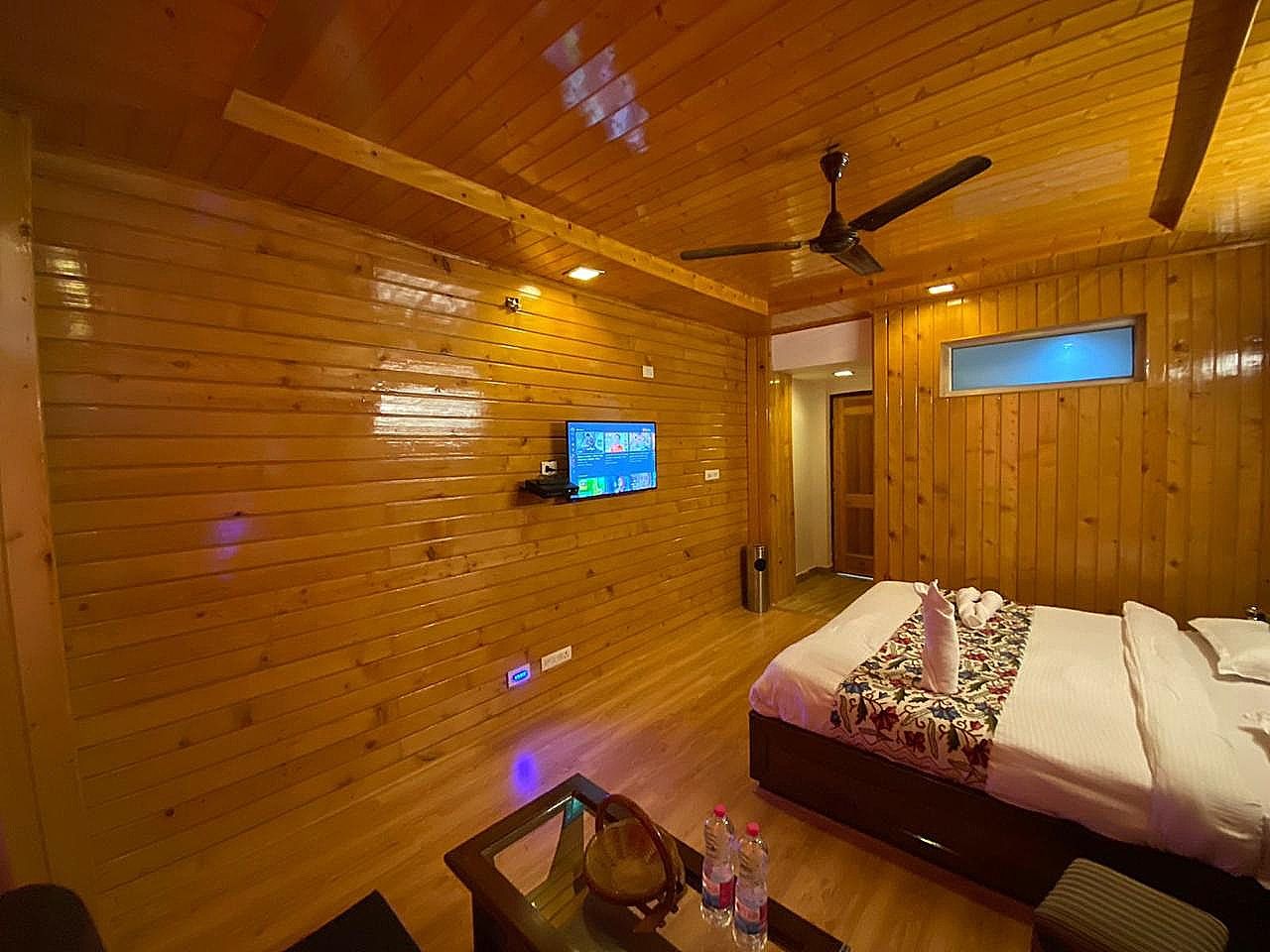 Hotel Regal Palace Deluxe Room 25