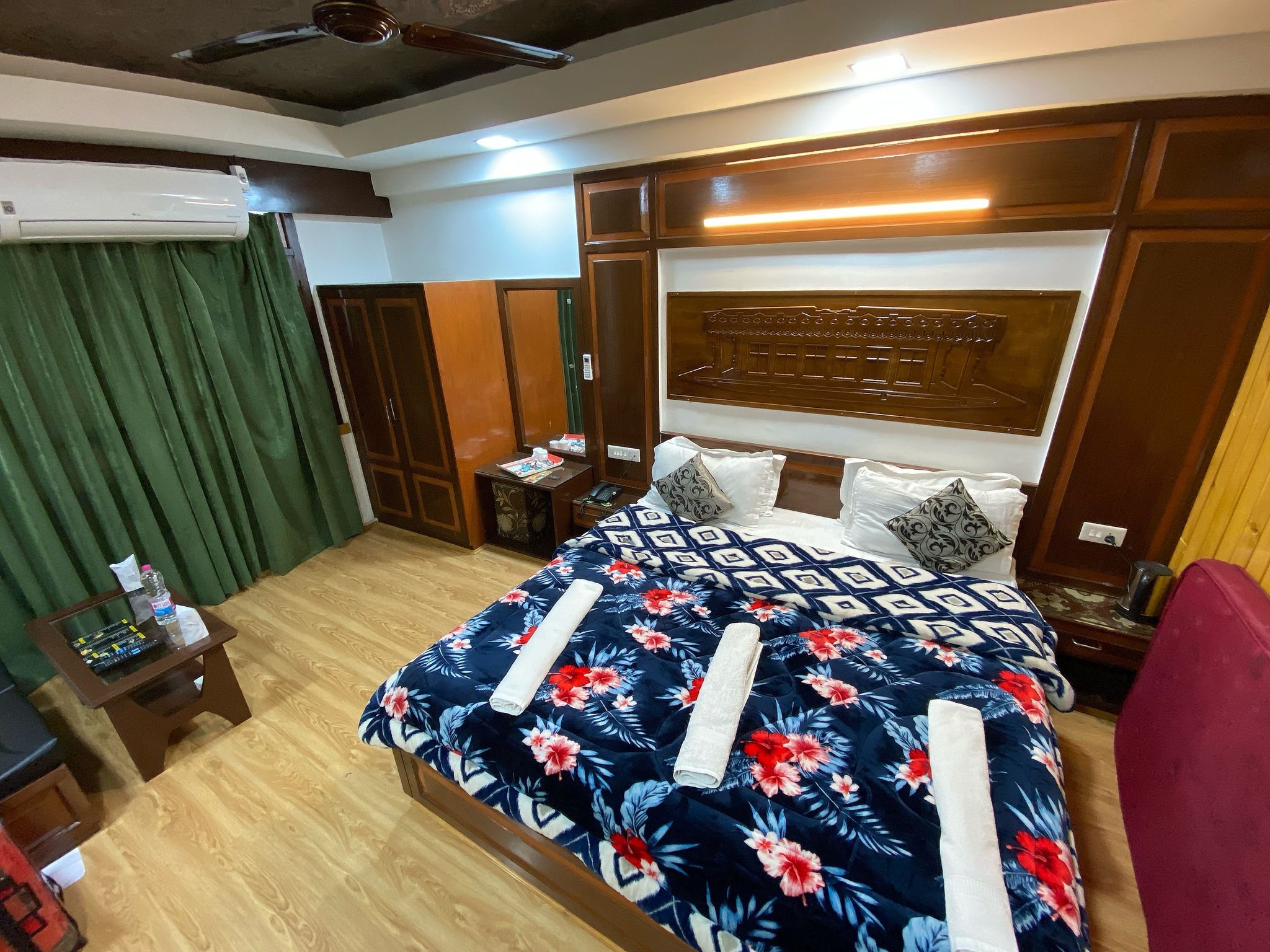 Hotel Regal Palace Deluxe Room 18