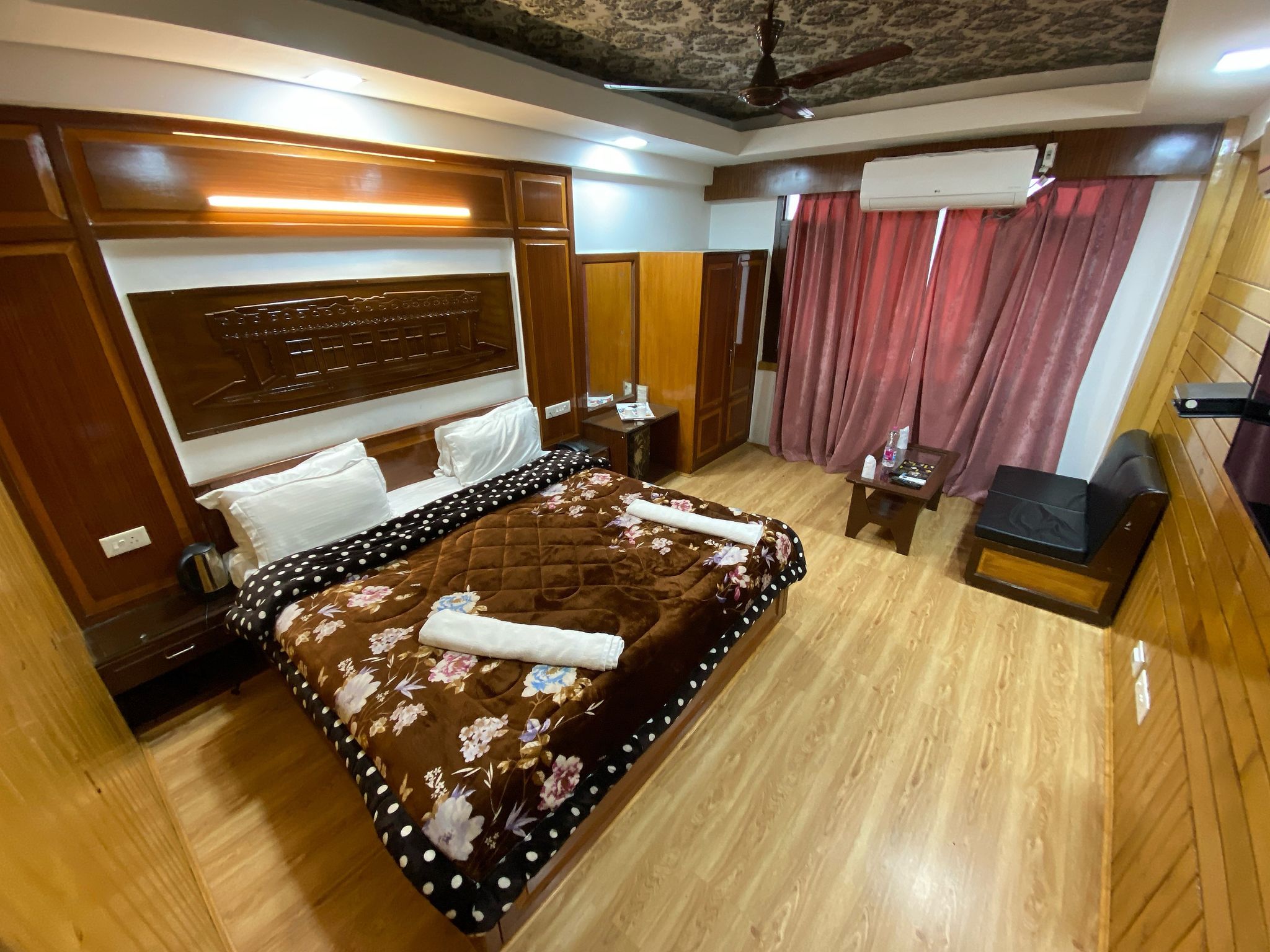 Hotel Regal Palace Deluxe Room 20