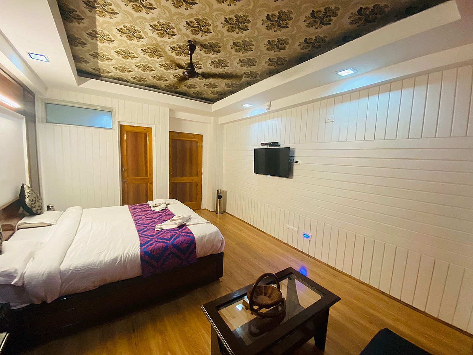 Hotel Regal Palace Deluxe Room 11