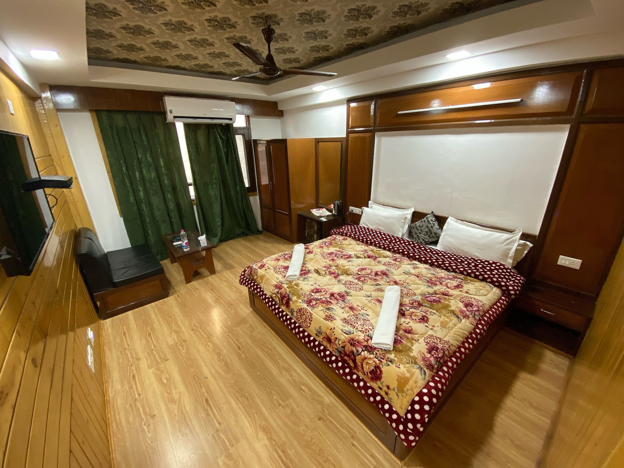 Hotel Regal Palace Deluxe Room 10