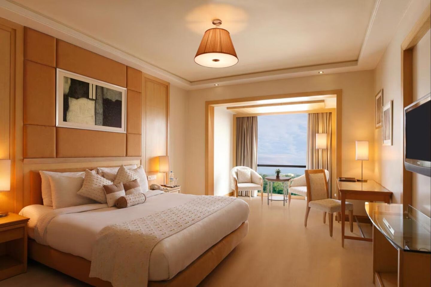Deluxe Suite with King Bed