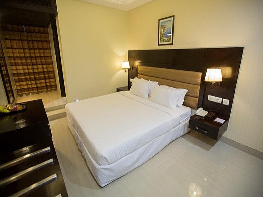 Royal Reve Hotel Executive room 16