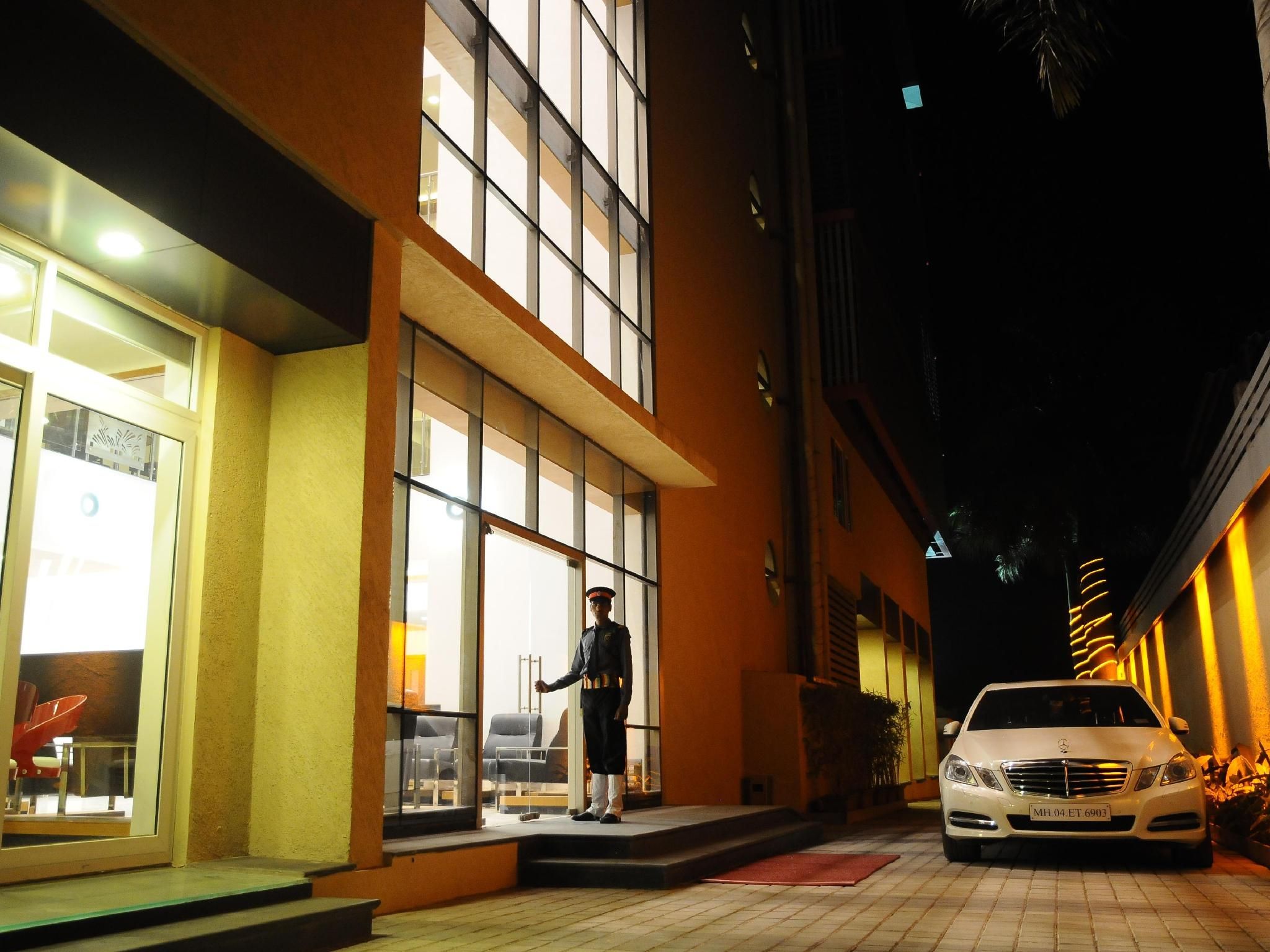 undefined Hi 5 Hotel and Experience 8