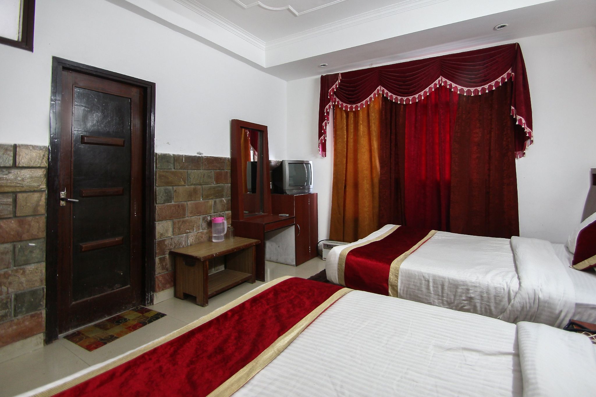 Triple Deluxe AC Room Free Wifi Speed upto 20mbps , 1 mineral water bottle free.