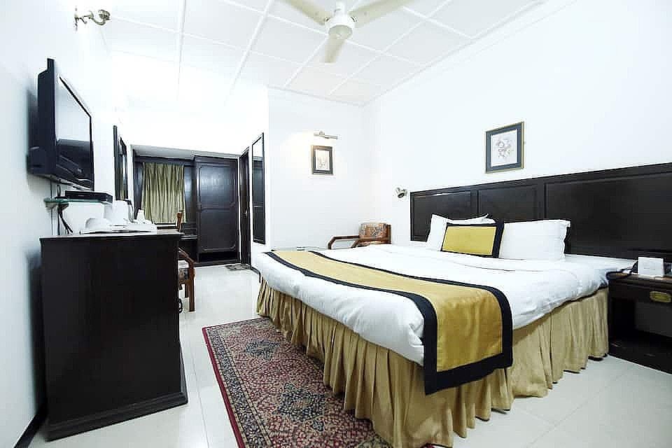 Hotel Yatrik Super Executive Double Room 2