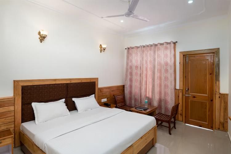 Super Deluxe Valley View Room with Balcony