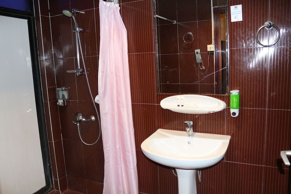 Grand Sina Hotel
