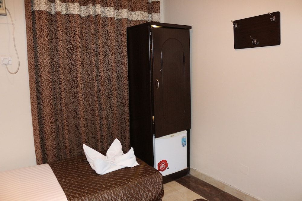 Grand Sina Hotel