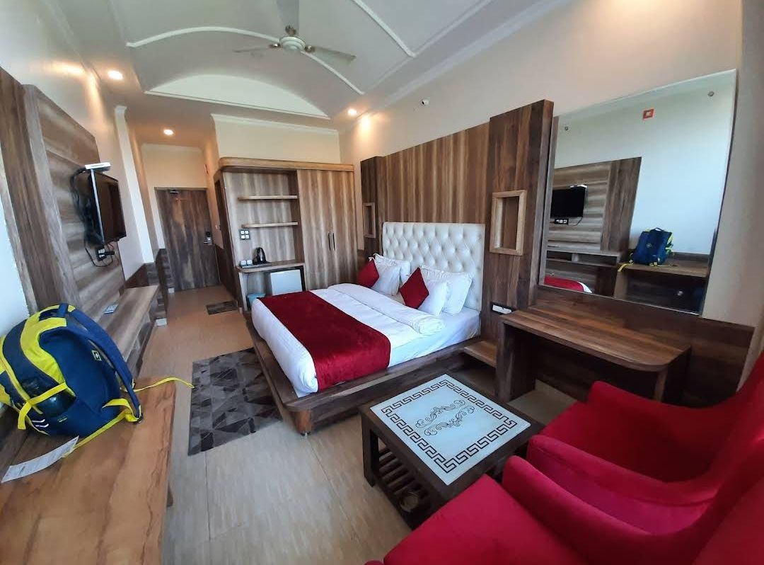 Super Deluxe Room With Balcony mountain view