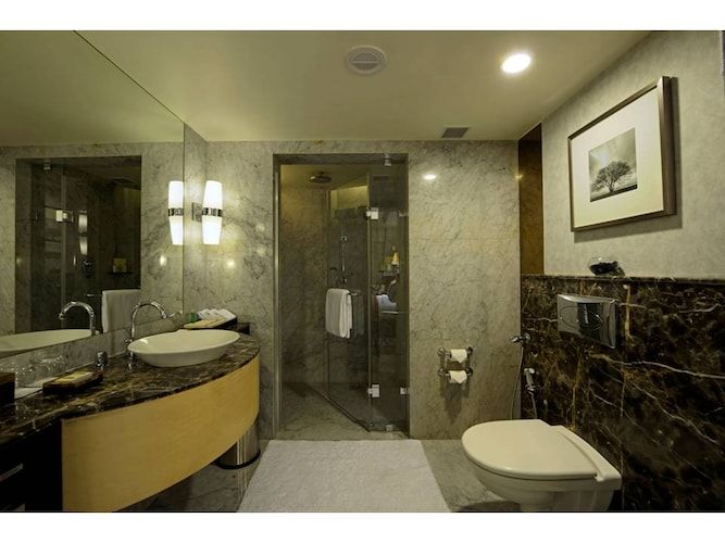 presidential suite (alexa enabled)