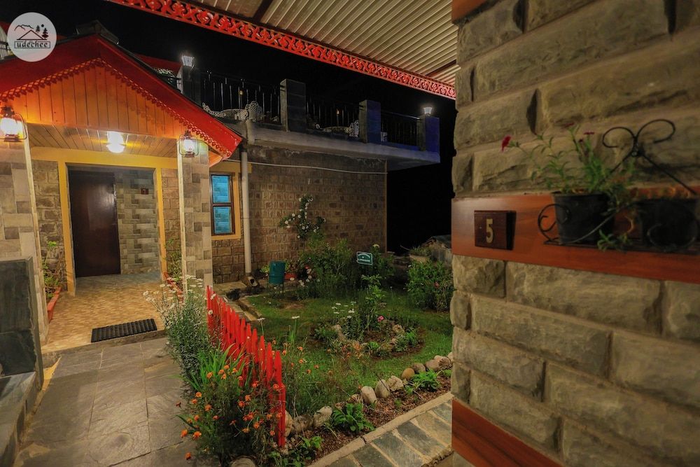 undefined Udechee Huts Hotel 7