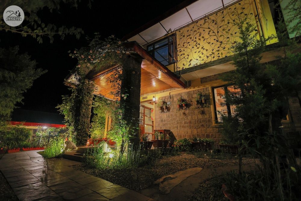 undefined Udechee Huts Hotel 10