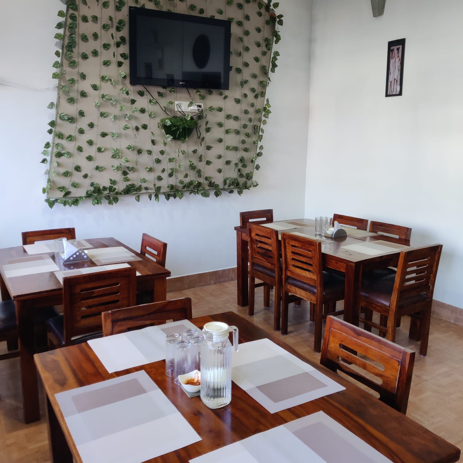 Food & Dining