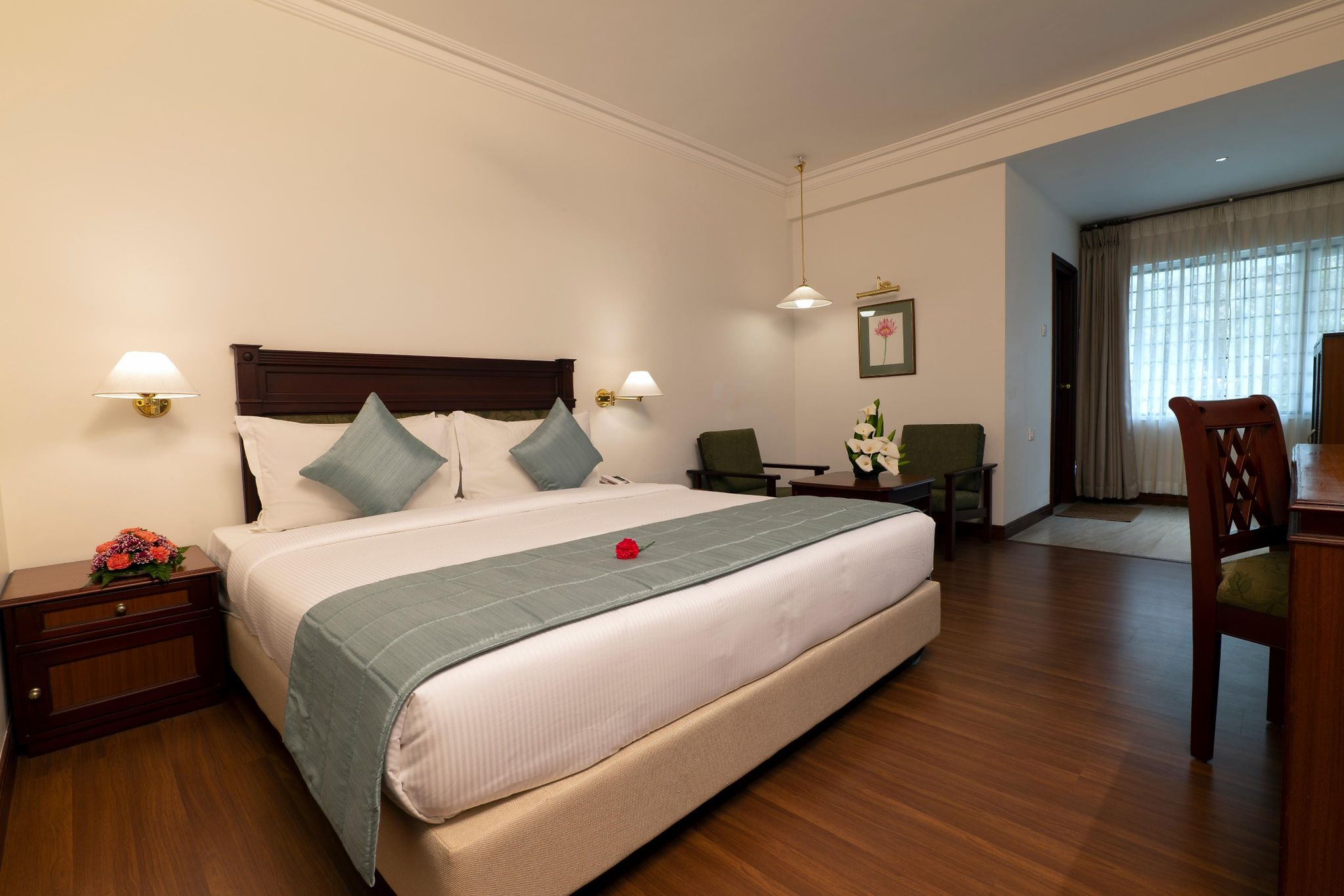 Premium Mountain View King Bed