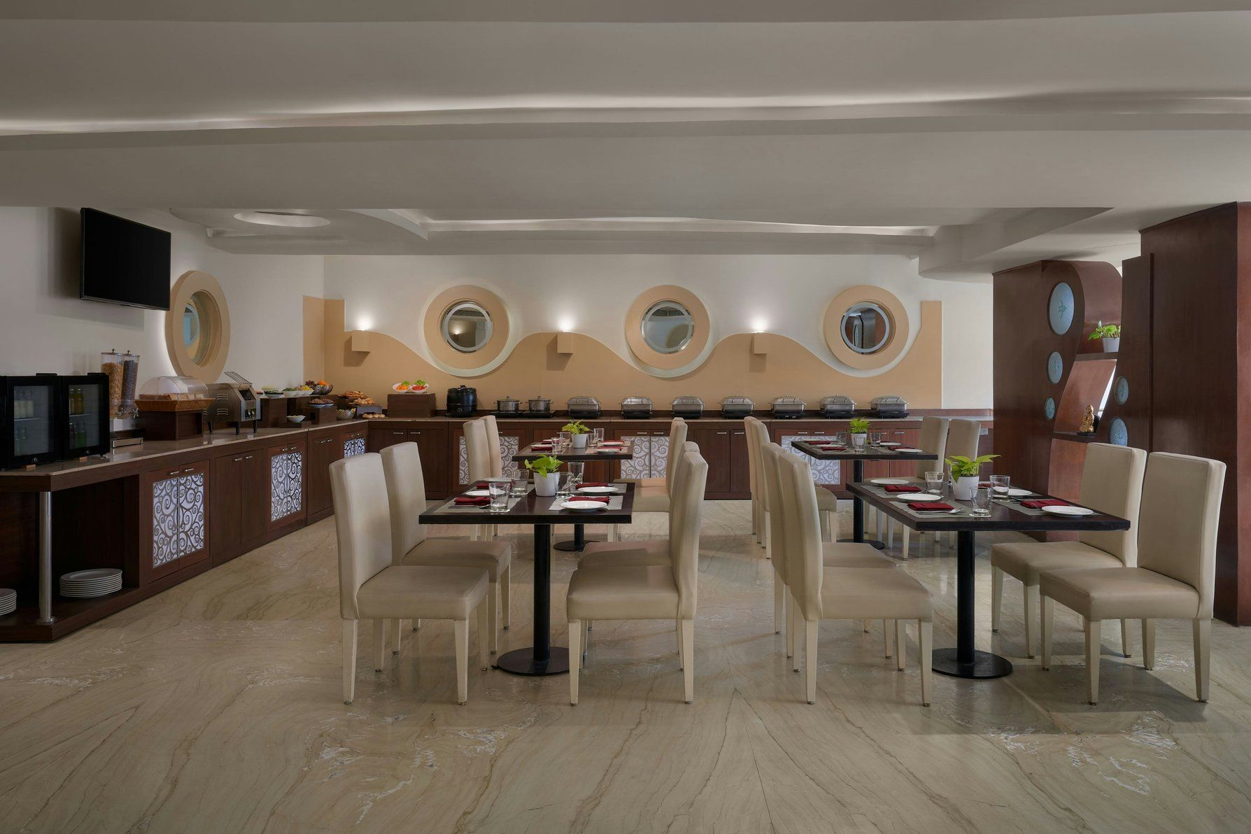 Tingling Spices Restaurant - Buffet - Tables