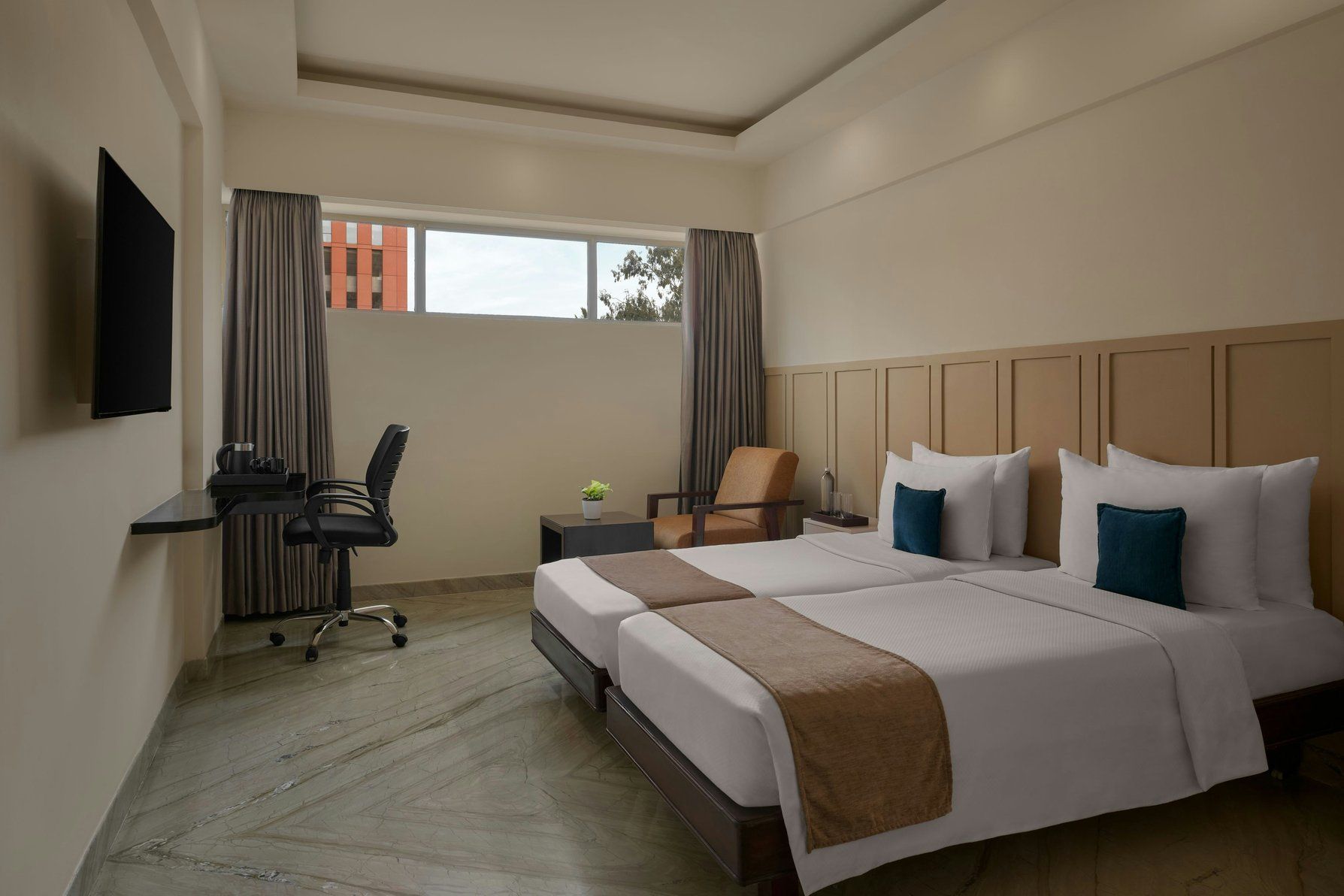 Winter Green, Guest room, 2 Twin, City view