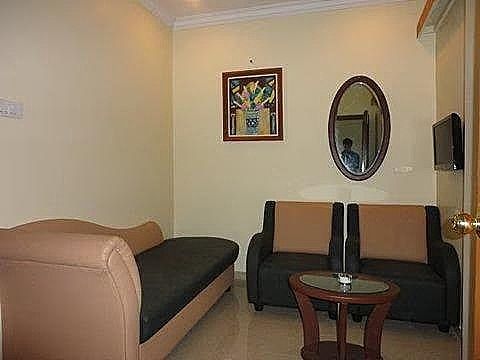 undefined Hotel Nahar Manchester Inn 4