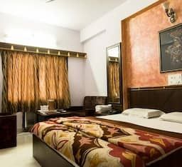 Hotel Udai Palace - Centrally located Budget Family Stay Small Standard Room 4