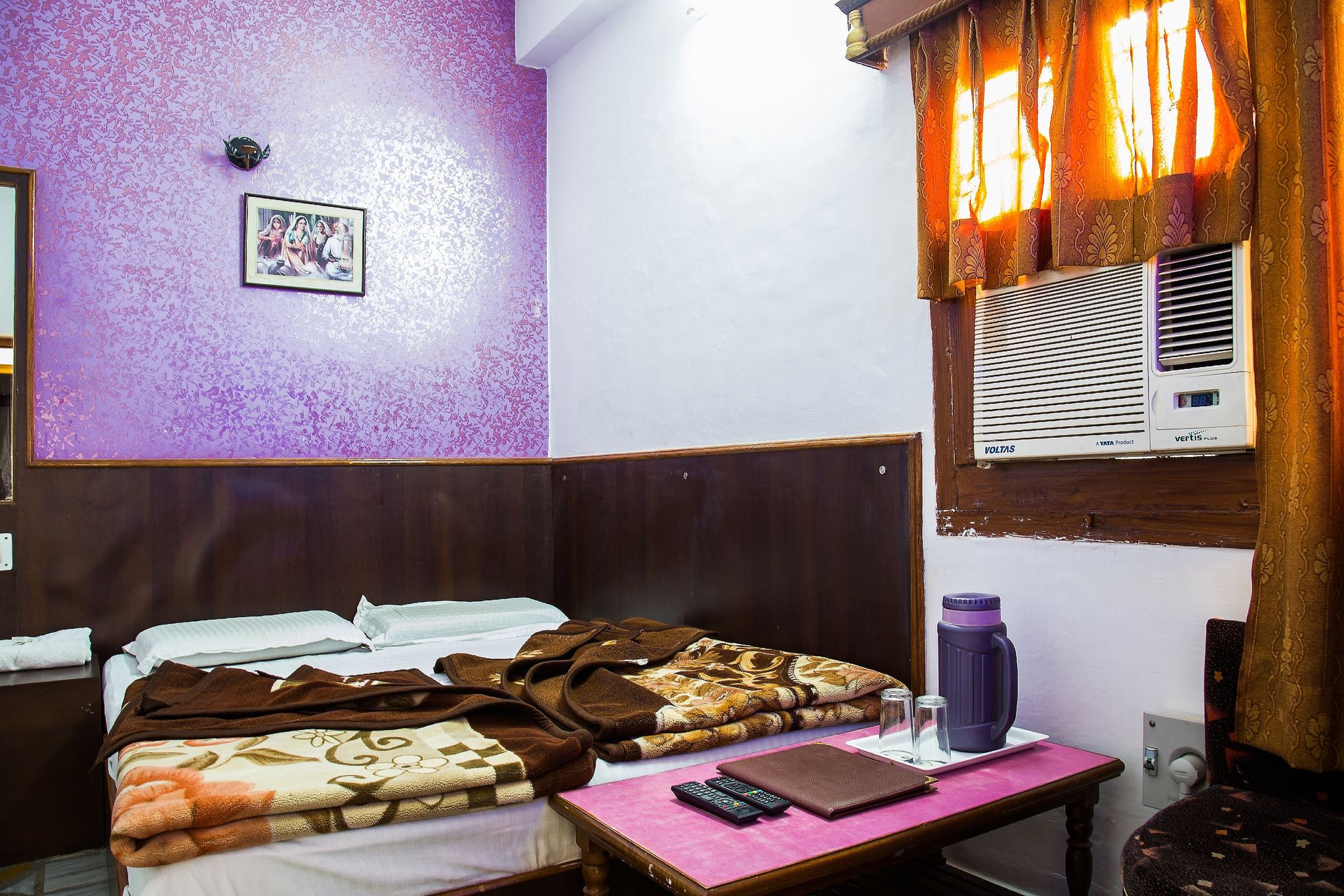 Hotel Udai Palace - Centrally located Budget Family Stay Small Standard Room 3