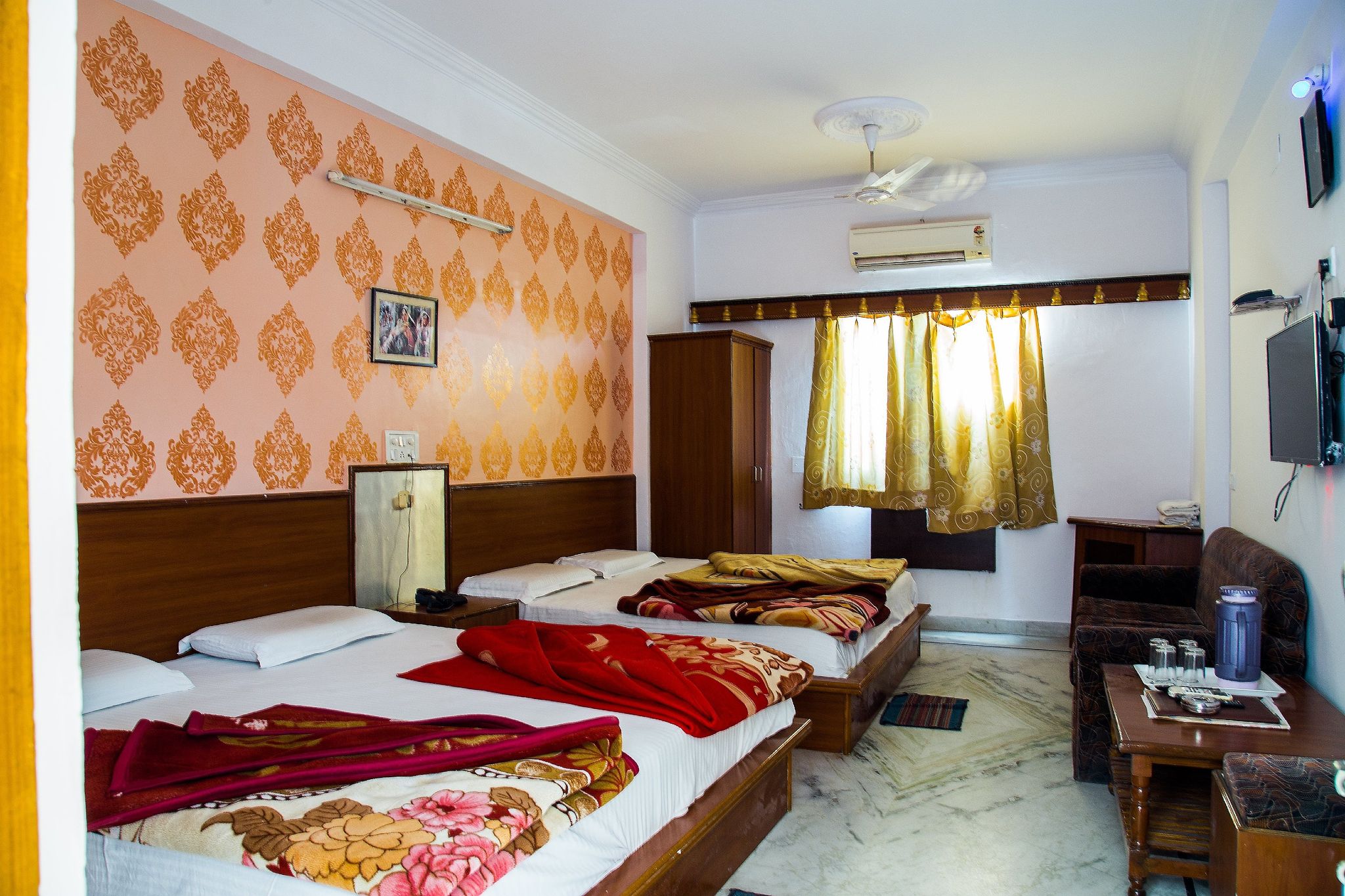 Family Room (4 Adults)