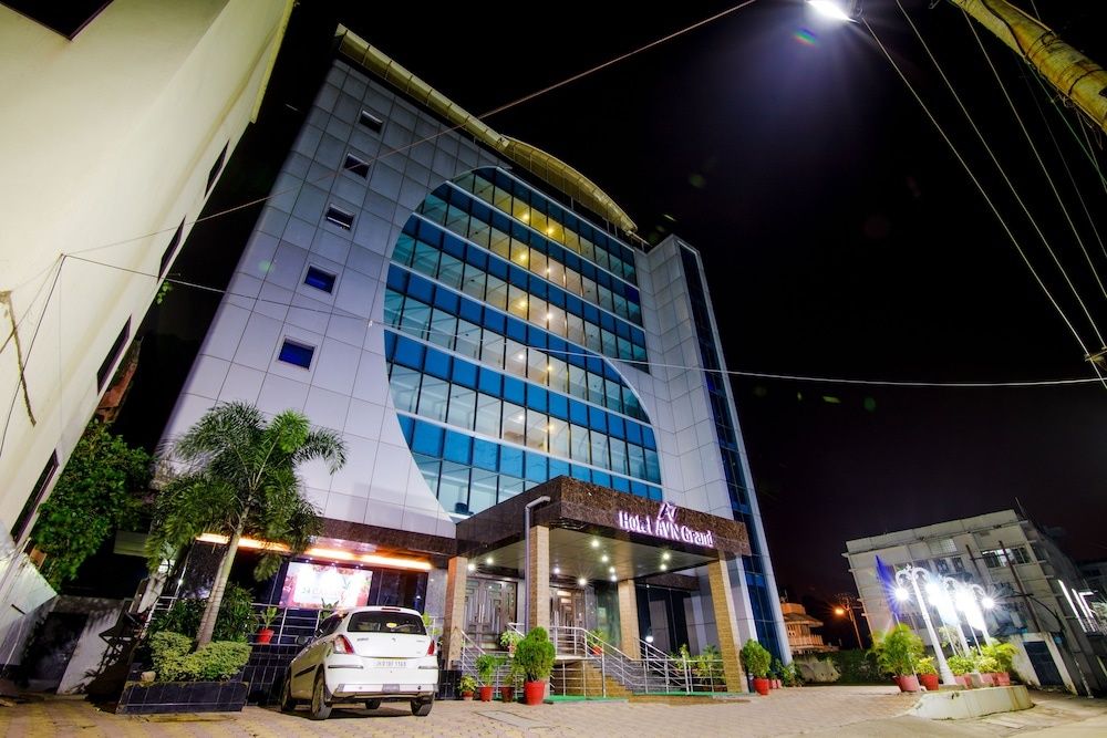 undefined Hotel AVN Grand