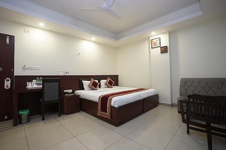 undefined Hotel AVN Grand 5