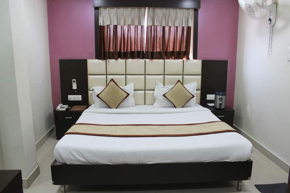 Super Deluxe Double Bedroom