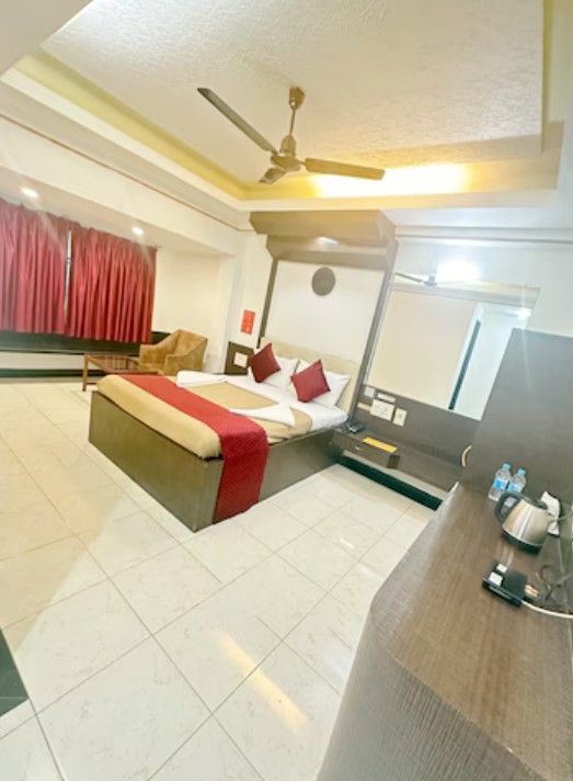 Saibaba International Hotel Double Bed Deluxe Ac 2